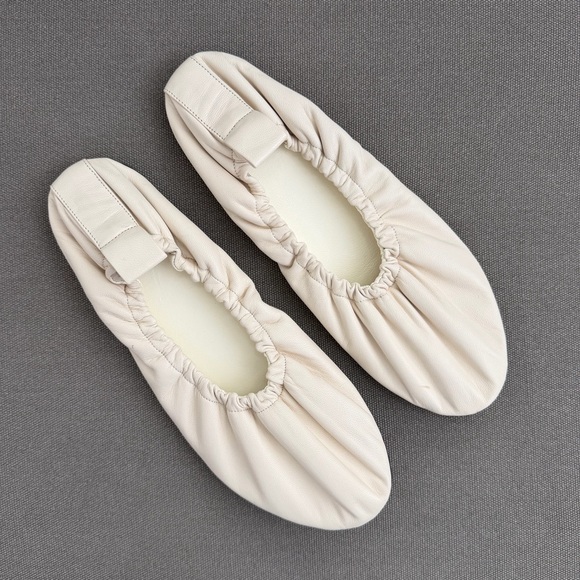 The Row Glove Leather Ballet Flats Cream White - Picture 2 of 5